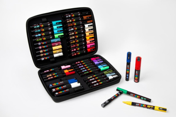 Posca Maletin Premium con 40 Marcadores de Pintura - Surtido en Color y Trazo - Punta de Poliester - Tinta Pigmentada Base Agua