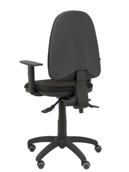 Silla de oficina Ayna S bali negro con brazos regulables y ruedas de parqué (5)