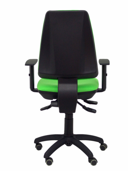 Silla de oficina Elche S bali verde pistacho brazos regulables ruedas de parquet (6)