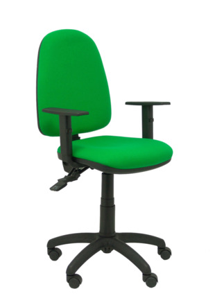 Silla de oficina Tribaldos verde con brazos regulables